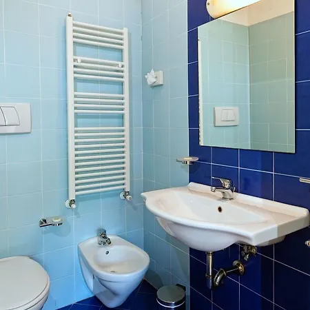 Antares Отель Альба-Адриатика